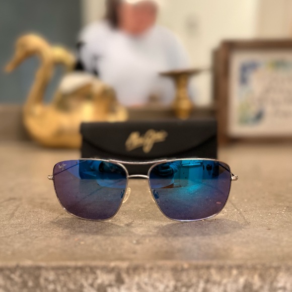 Maui Jim Cook Pines sunglasses - Picture 2 of 3